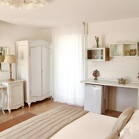 Adagio Salentino Couette-café 4*
